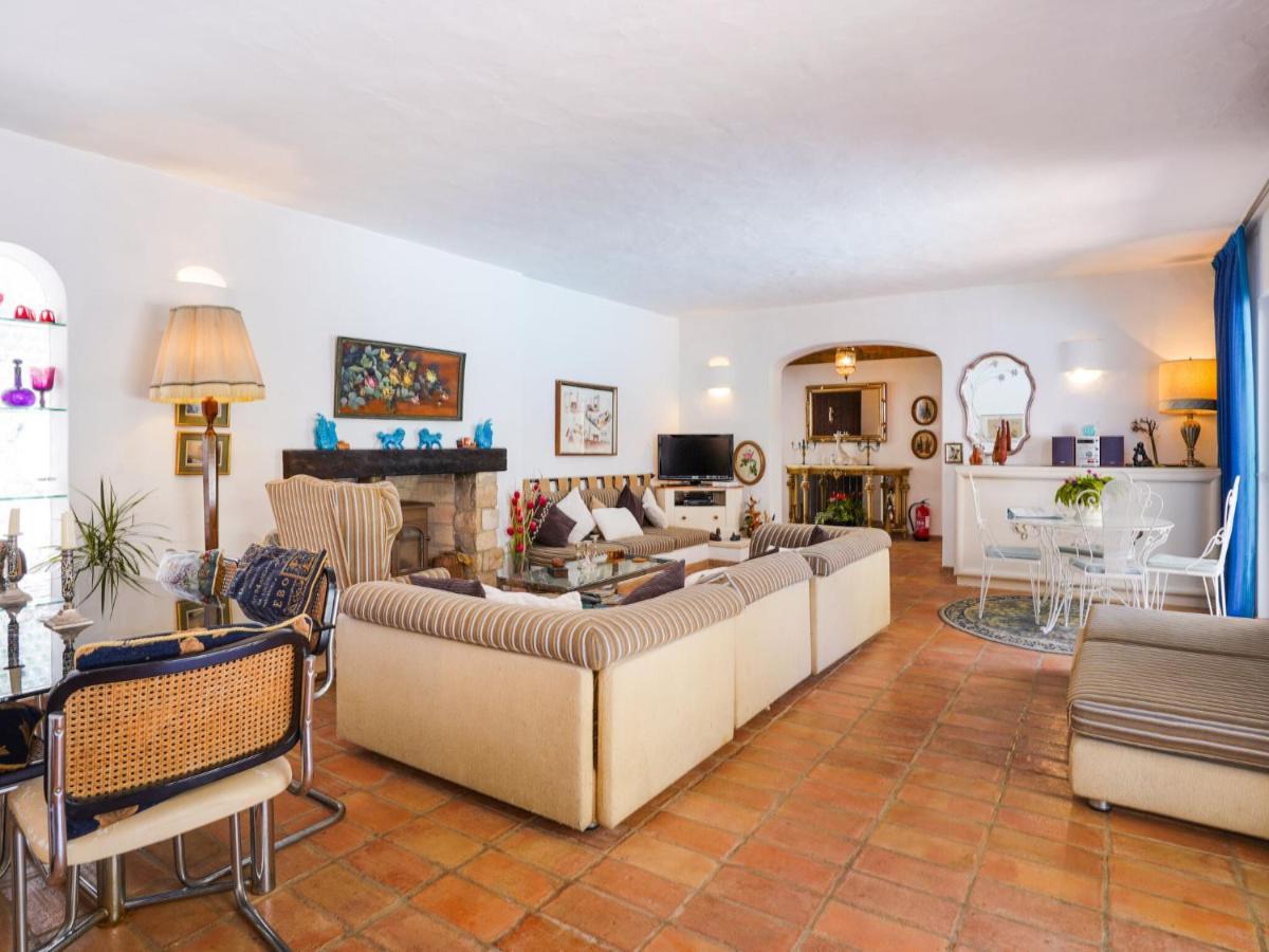 Roofed Villa In Albufeira With Private Swimming Pool Ольюш-ди-Агуа  Экстерьер фото