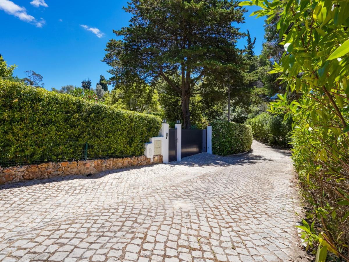 Roofed Villa In Albufeira With Private Swimming Pool Ольюш-ди-Агуа  Экстерьер фото