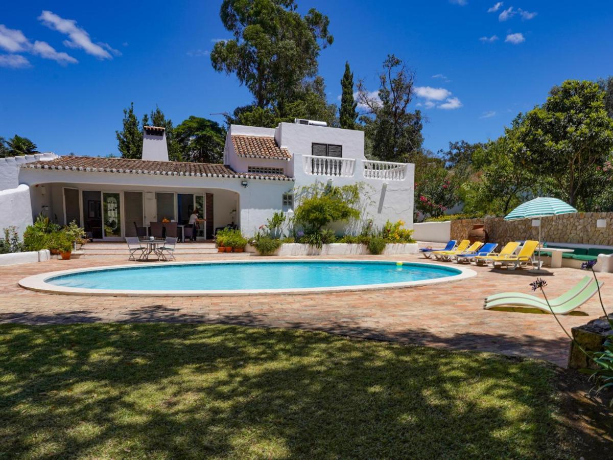 Roofed Villa In Albufeira With Private Swimming Pool Ольюш-ди-Агуа  Экстерьер фото