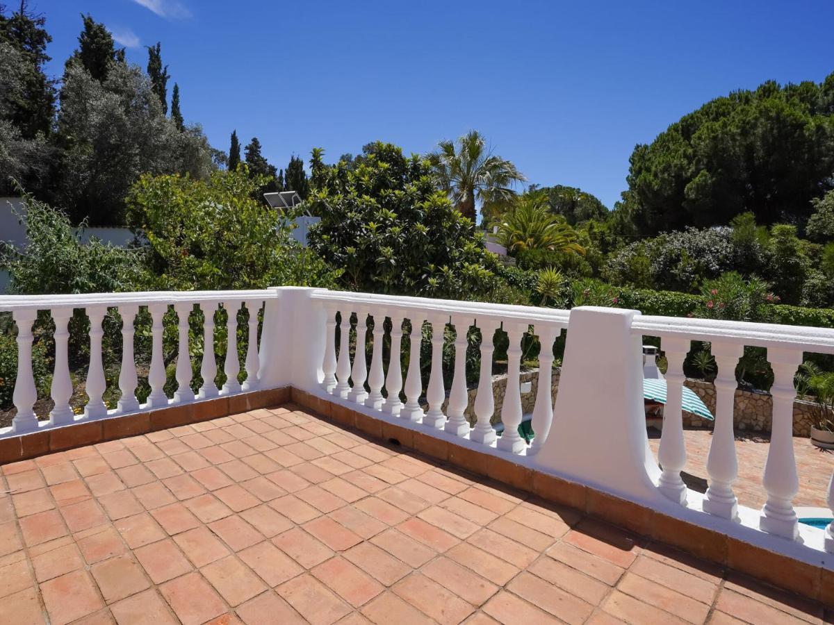 Roofed Villa In Albufeira With Private Swimming Pool Ольюш-ди-Агуа  Экстерьер фото